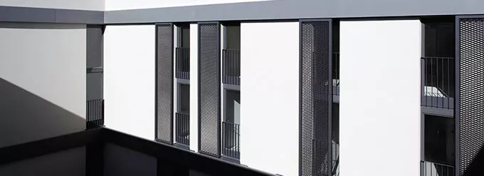 Schiebeläden Sonderfüllung modernes fassadendesign